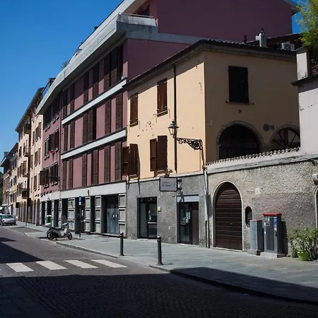 Centro Storico Oltretorrente 公寓 *